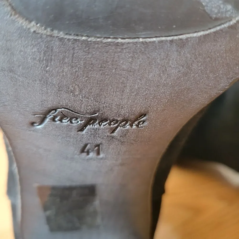 Free People Black Suede Knee-High Block Heel Boots Boho Chic 90s Size 10.5/41